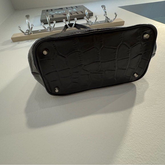 Unique Vintage Sleek Black Crocodile-Embossed Hand  Bag - Picture 4 of 14